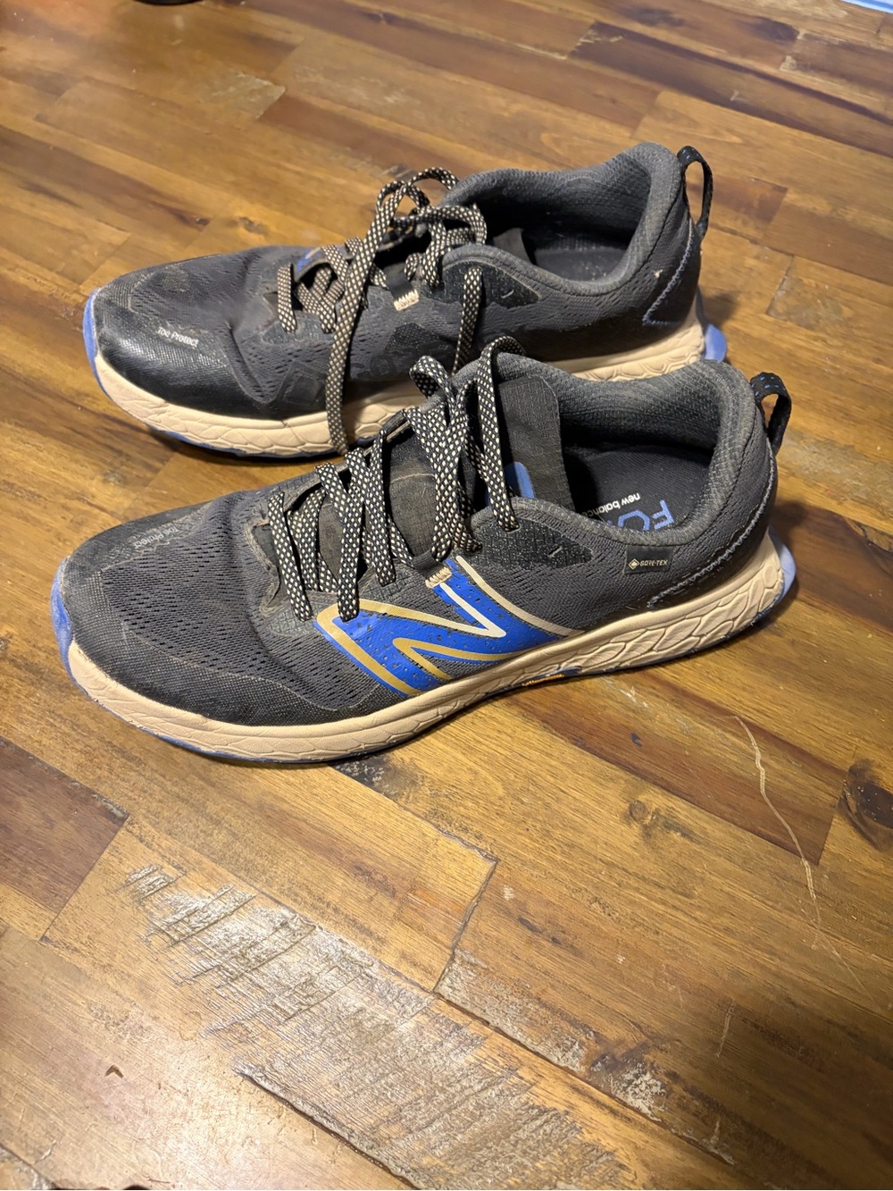 New Balance Men's Black and Blue Trail Running Shoes fresh foam